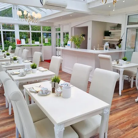 מלון Strandhotel Lindequist Sellin (Rugen)