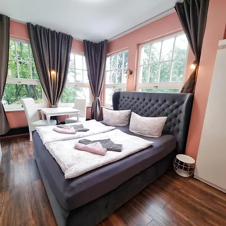 Strandhotel Lindequist * Sellin (Rugen)